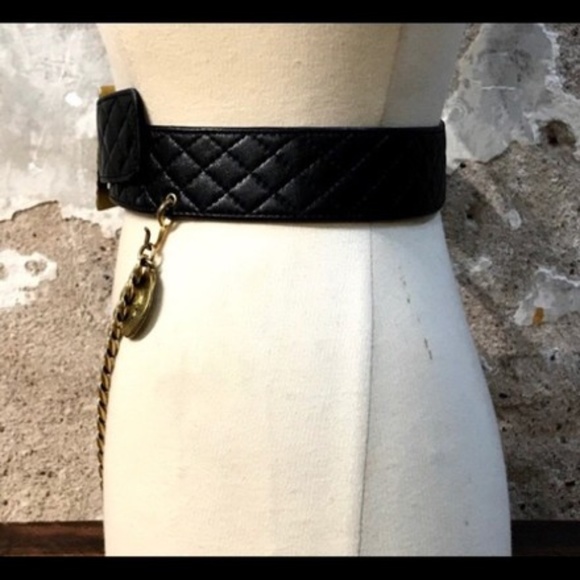 Chanel Bag Rare Vintage Mini Fanny Pack Belt - Picture 3 of 8
